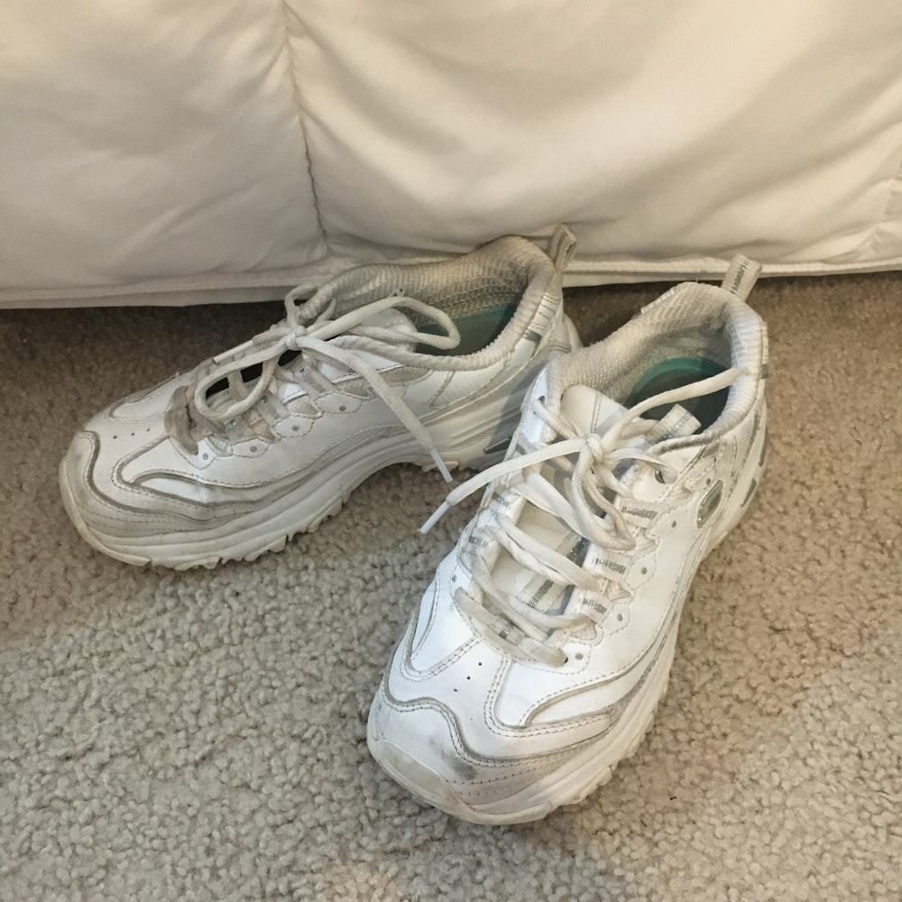 White Skechers D'Lites